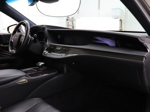 Used 2019 Lexus LS 500 w/ Interior Upgrade Package RWD image 30