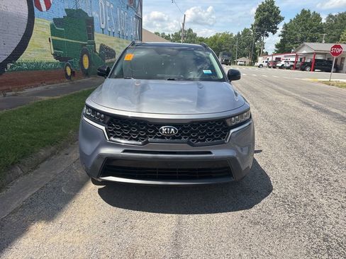 Used 2021 Kia Sorento S w/ Panoramic Sunroof Package AWD/4WD image 8