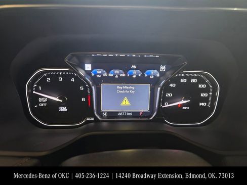 Used 2021 GMC Yukon Denali w/ Denali Premium Package image 9
