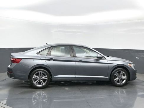 Used 2022 Volkswagen Jetta SE FWD image 6