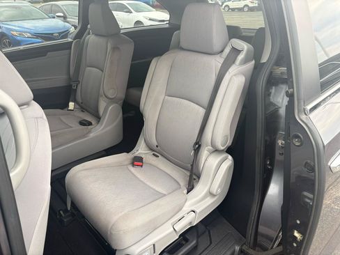 Used 2018 Honda Odyssey EX image 25