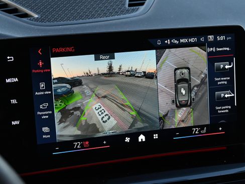 Certified 2025 BMW X2 xDrive28i w/ Premium Package image 16