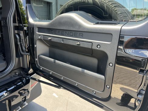 Certified 2023 Land Rover Defender 90 V8 AWD/4WD image 34