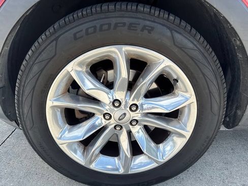 Used 2014 Ford Explorer XLT w/ Equipment Group 202A FWD image 11