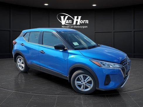 New 2025 Nissan Kicks Play S image 1