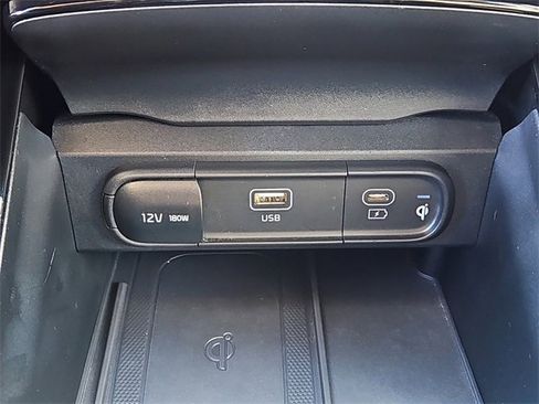 Used 2023 Kia Telluride S image 17