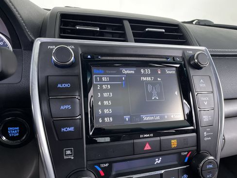 Used 2017 Toyota Camry XLE w/ Moonroof Package FWD image 14