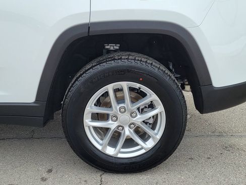 New 2025 Jeep Grand Cherokee Laredo X image 7