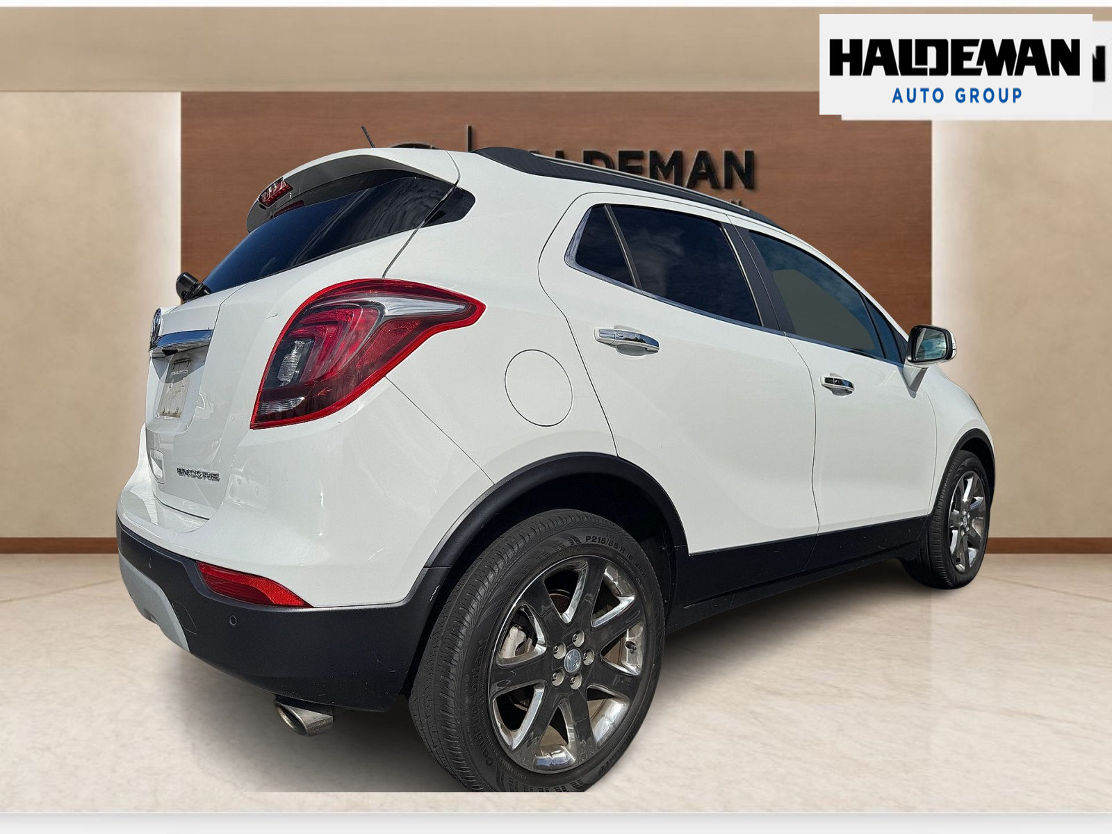 Used 2019 Buick Encore Essence w/ Experience Buick Package FWD image 4