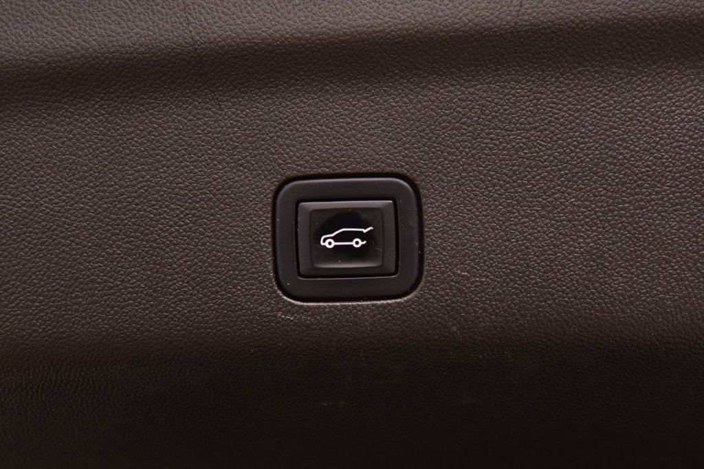 Used 2022 GMC Yukon SLT w/ SLT Luxury Package AWD/4WD image 28