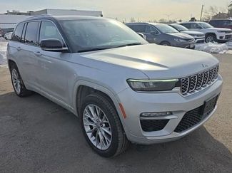 Used 2023 Jeep Grand Cherokee Summit w/ Luxury Tech Group V video 1