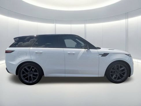 Used 2026 Land Rover Range Rover Sport Dynamic SE AWD/4WD image 7