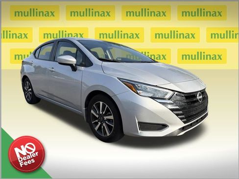 Used 2025 Nissan Versa SV w/ Trunk Package FWD image 1