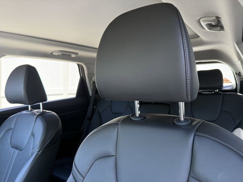 New 2025 Kia Sorento S w/ Panoramic Sunroof Package image 25