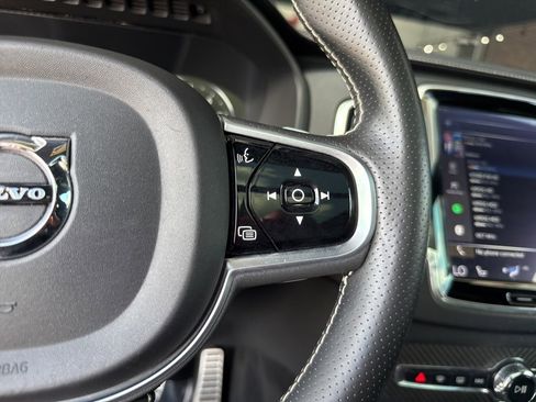 Used 2019 Volvo XC90 T5 R-Design image 32