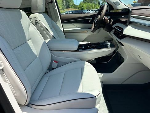 New 2026 Buick Enclave Avenir FWD image 14