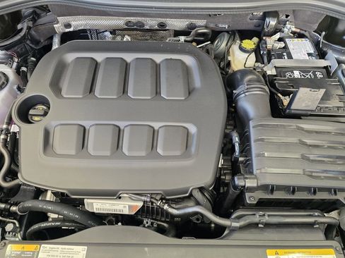 New 2026 Volkswagen Tiguan SE R-Line FWD image 22