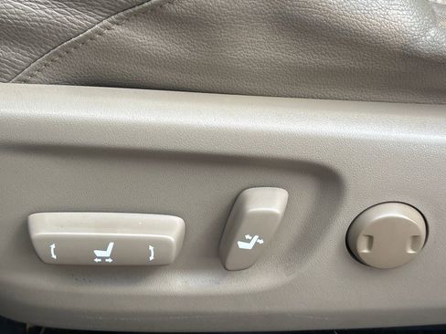 Used 2011 Toyota 4Runner Limited image 8