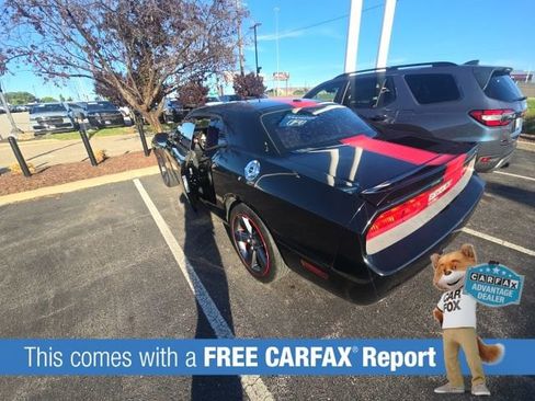 Used 2013 Dodge Challenger SXT RWD image 2