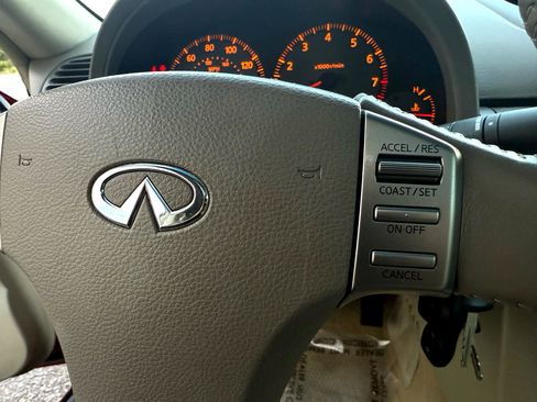 Used 2004 INFINITI G35 2dr Cpe Auto w/ Premium Pkg image 26