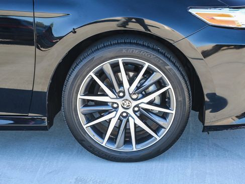 Used 2024 Toyota Camry XLE image 10