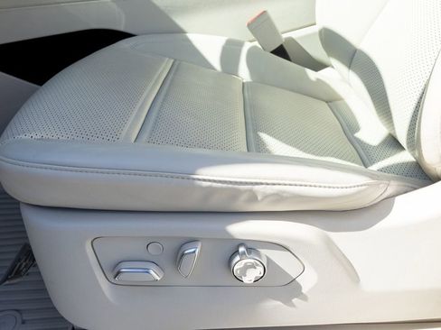 Certified 2025 Cadillac Escalade Sport Platinum w/ LPO, ONYX Package image 33