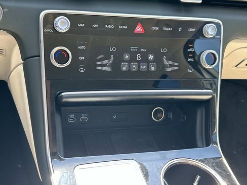 Used 2025 Genesis GV80 2.5T Standard AWD/4WD image 35