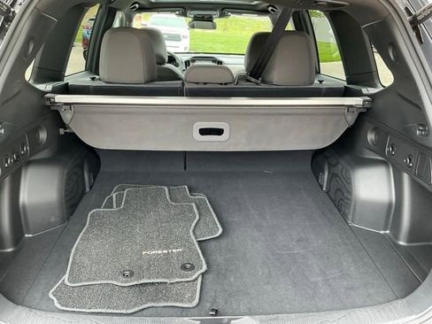 Used 2025 Subaru Forester Premium AWD/4WD image 16