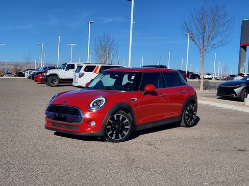 Used 2016 MINI Cooper 4-Door Hardtop image 1