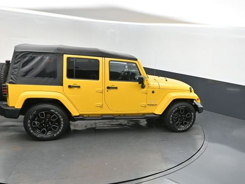 Used 2015 Jeep Wrangler Unlimited Sahara w/ Connectivity Group image 36