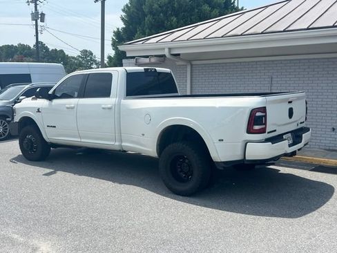 Used 2022 RAM 3500 Laramie AWD/4WD image 3