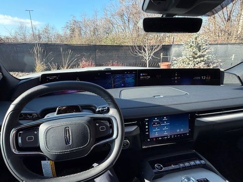 New 2025 Lincoln Navigator Reserve w/ Jet Appearance Package image 29