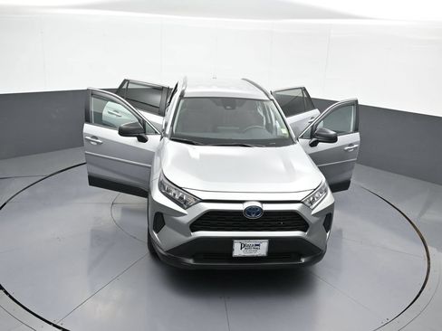 Certified 2022 Toyota RAV4 LE AWD/4WD image 45