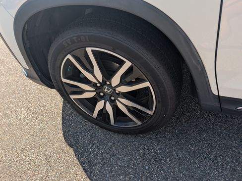Used 2019 Honda Pilot Touring image 6