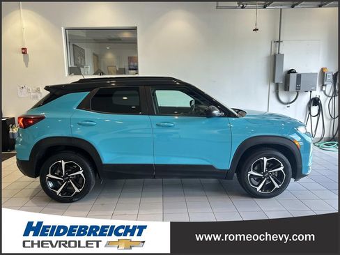 Certified 2022 Chevrolet TrailBlazer RS AWD/4WD image 2