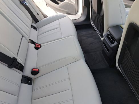 New 2025 Audi A6 e-tron Premium image 11