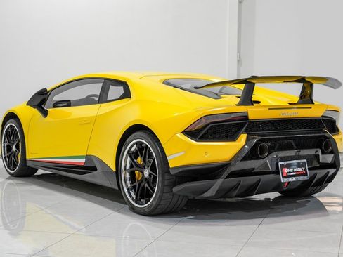 Used 2018 Lamborghini Huracan Performante image 9