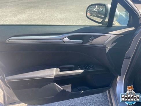 Used 2020 Ford Fusion SE FWD image 14