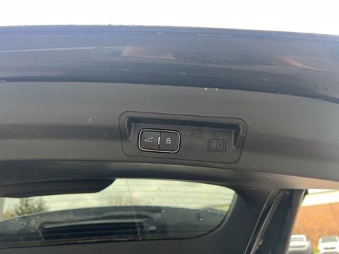 Used 2023 Ford Explorer XLT w/ Equipment Group 202A image 17