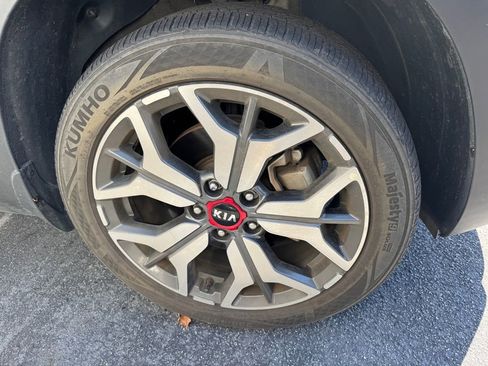 Used 2021 Kia Seltos S image 2