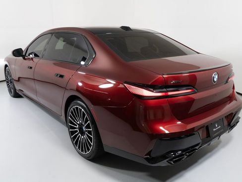 Used 2025 BMW 760i xDrive w/ Executive Package AWD/4WD image 12