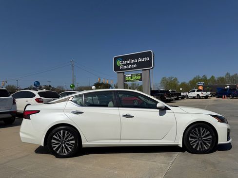 Used 2023 Nissan Altima 2.5 SV image 6