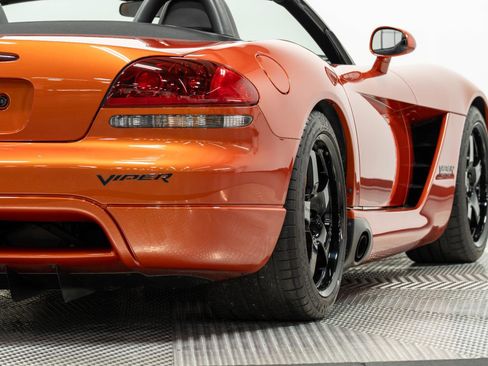 Used 2005 Dodge Viper SRT-10 w/ Copperhead Edition Group RWD image 31
