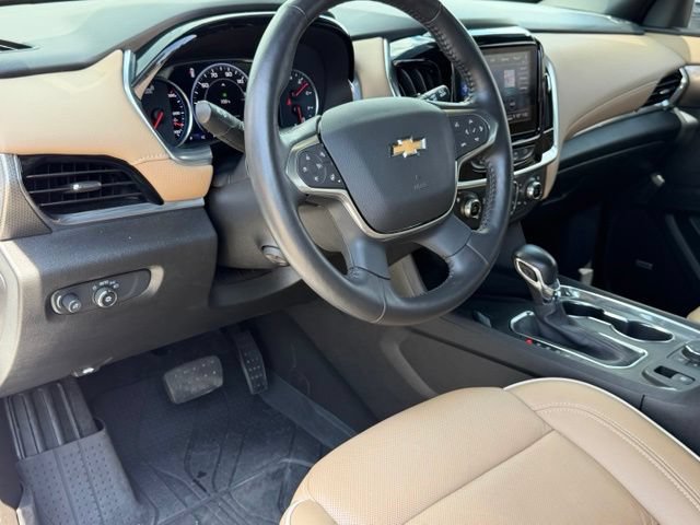 Used 2022 Chevrolet Traverse Premier FWD image 13