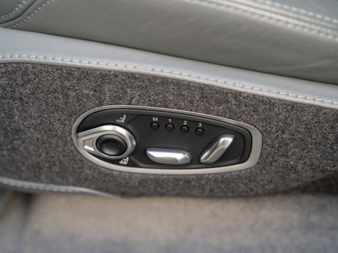 Used 2021 Aston Martin DBX image 17