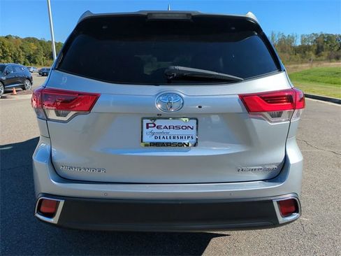 Used 2018 Toyota Highlander Limited Platinum image 5