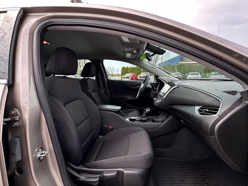 Used 2022 Chevrolet Malibu LS FWD image 12