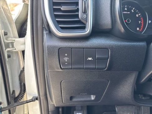 Used 2022 Kia Sportage LX image 42