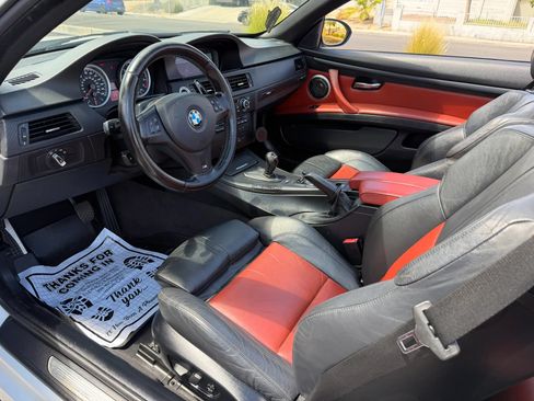 Used 2011 BMW M3 Convertible RWD image 11