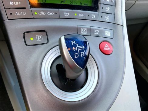 Used 2015 Toyota Prius Four FWD image 31